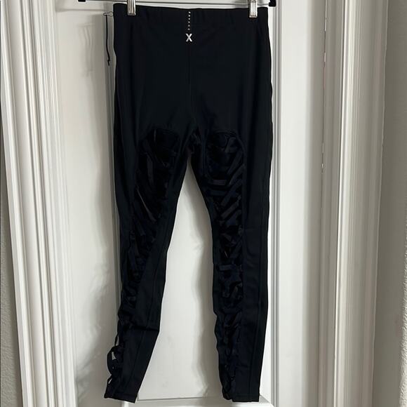 Savage X Fenty Black Ruched Performance Leggings | Size L - Picture 2 of 7